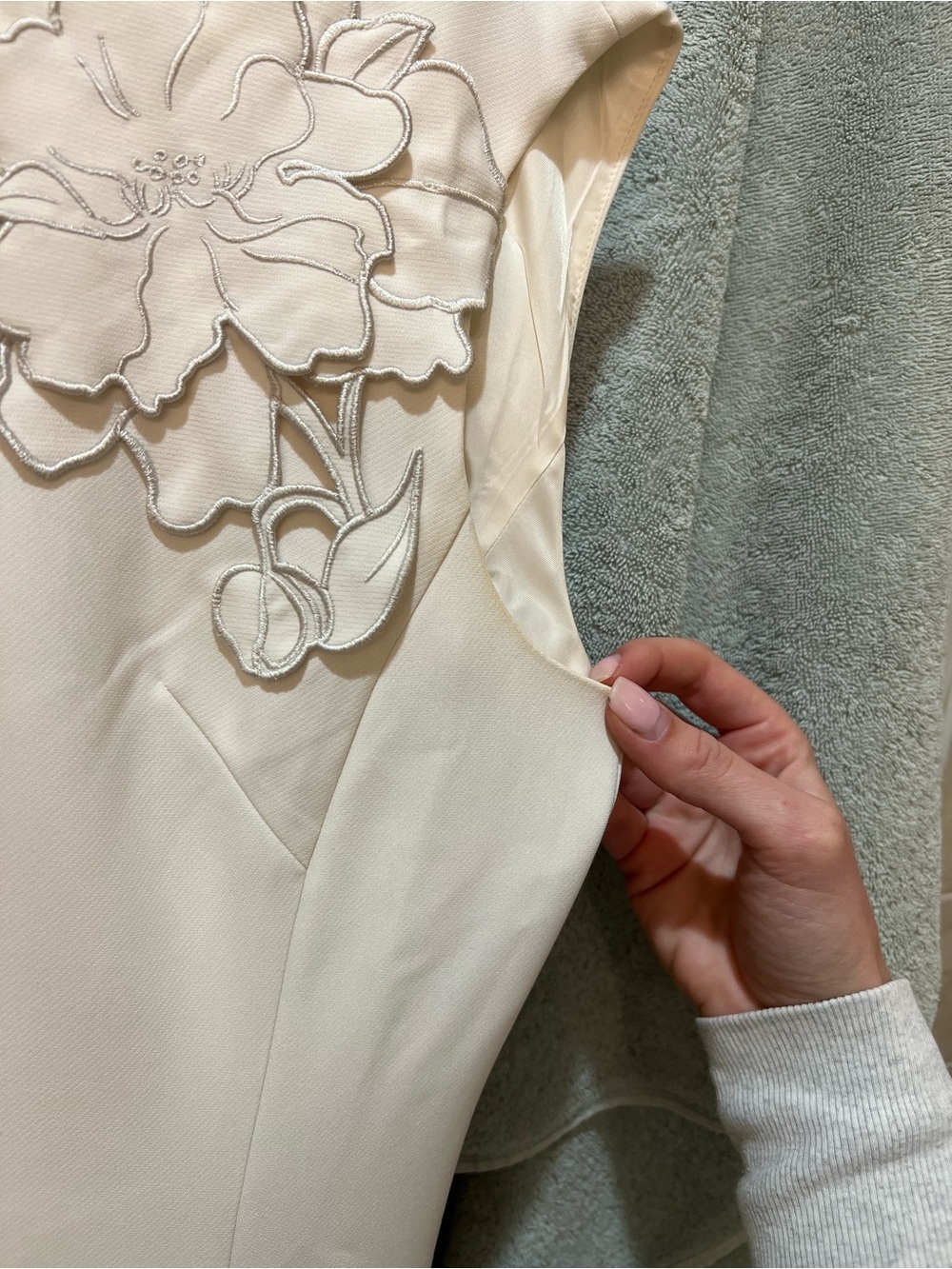 Cleo Appliqué Sleeveless Midi Dress - Vanilla - Picture 9 of 11